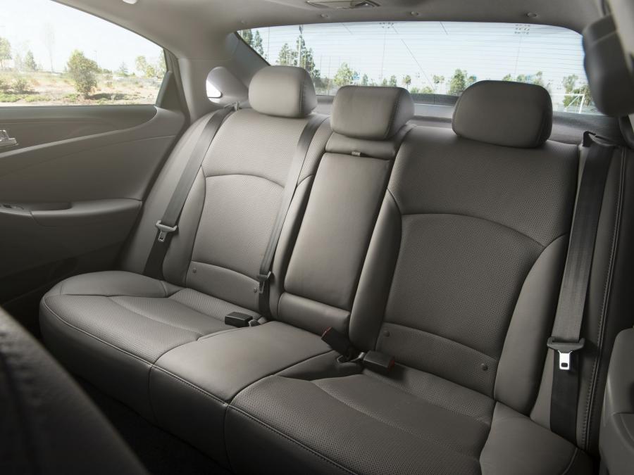  Hyundai Sonata 2013 года  (US) (фото 5 из 11)